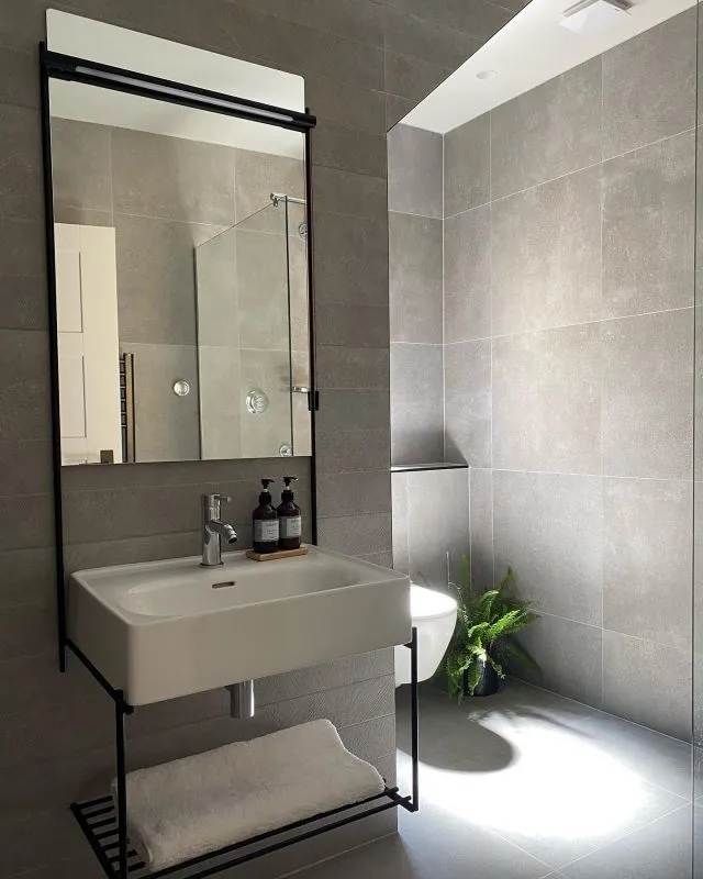 ….and here’s the pool shower room 🚿 #bathroomdesign #poolshower #luxurynewbuild #minimalinteriors #concretetiles #industrialbathroom #interiordesignnottingham #interiordesign #designupnorth