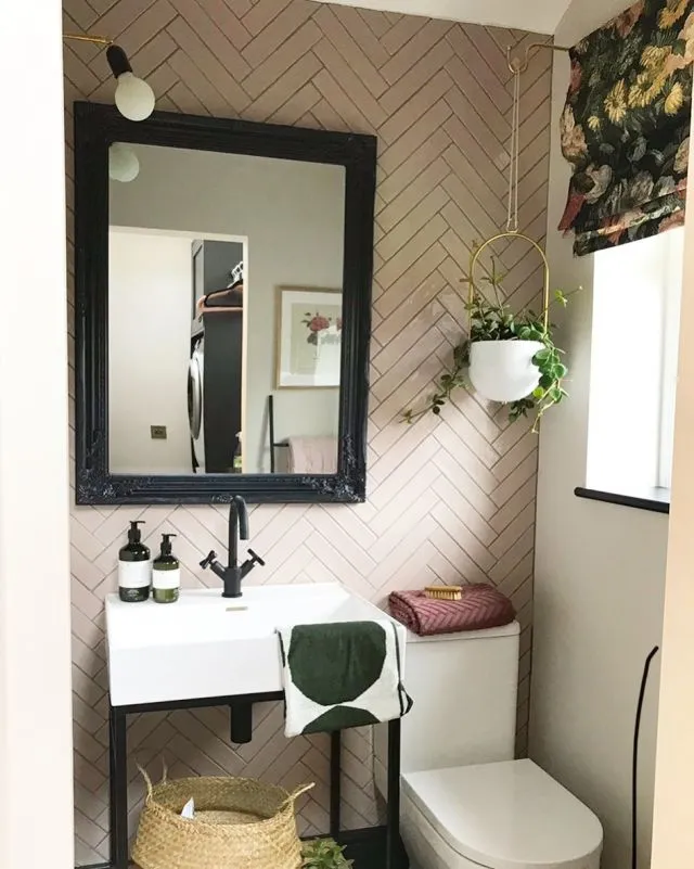 Just about to use these @toppstiles herringbone tiles again in a project and it reminded me how much I loved them here 😍 #herringbonetiles #cloakroomdesign #pinktiles #myhousethismonth
#sassyhomestyle
#dailyhomeshare
#designupnorth
#luxuryinteriorsonabudget
#interiorboom
#rockininteriors
#spotlightonmyhome
#styleithappy
#myhometrend
#thiscreativehome
#myhomevibe
#ukicyou
#myvintageabode
#howwedwell
#apartmenttherapy
#designsponge
#walltowallstyle
#myperiodhomestyle
#mycreativeinterior
#eclectichome
#victorianterrace
#interiorsthatcrush
